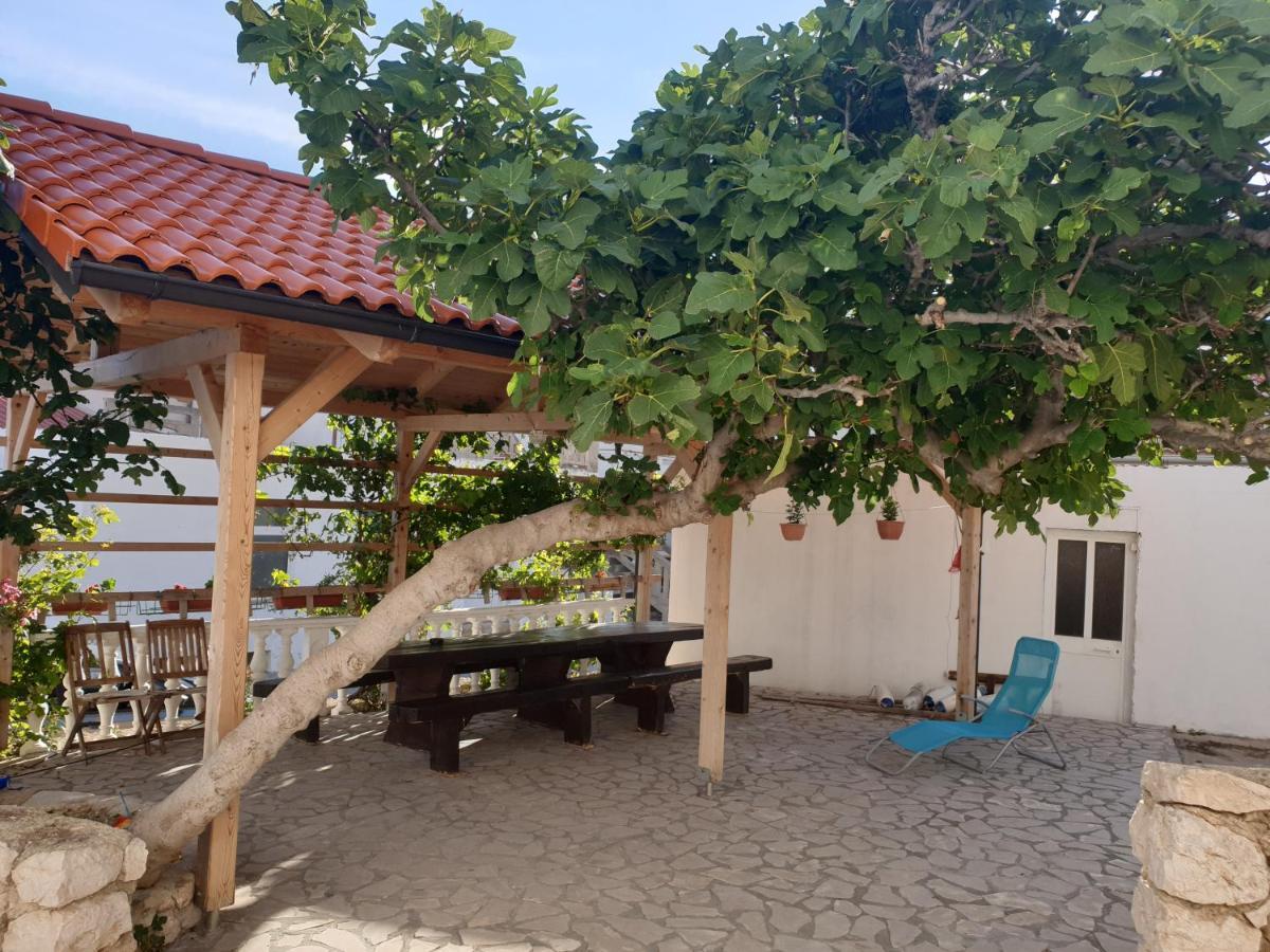 Apartments Niko Metajna, Island Pag Exterior foto