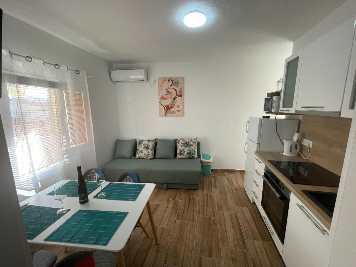 Apartments Niko Metajna, Island Pag Exterior foto