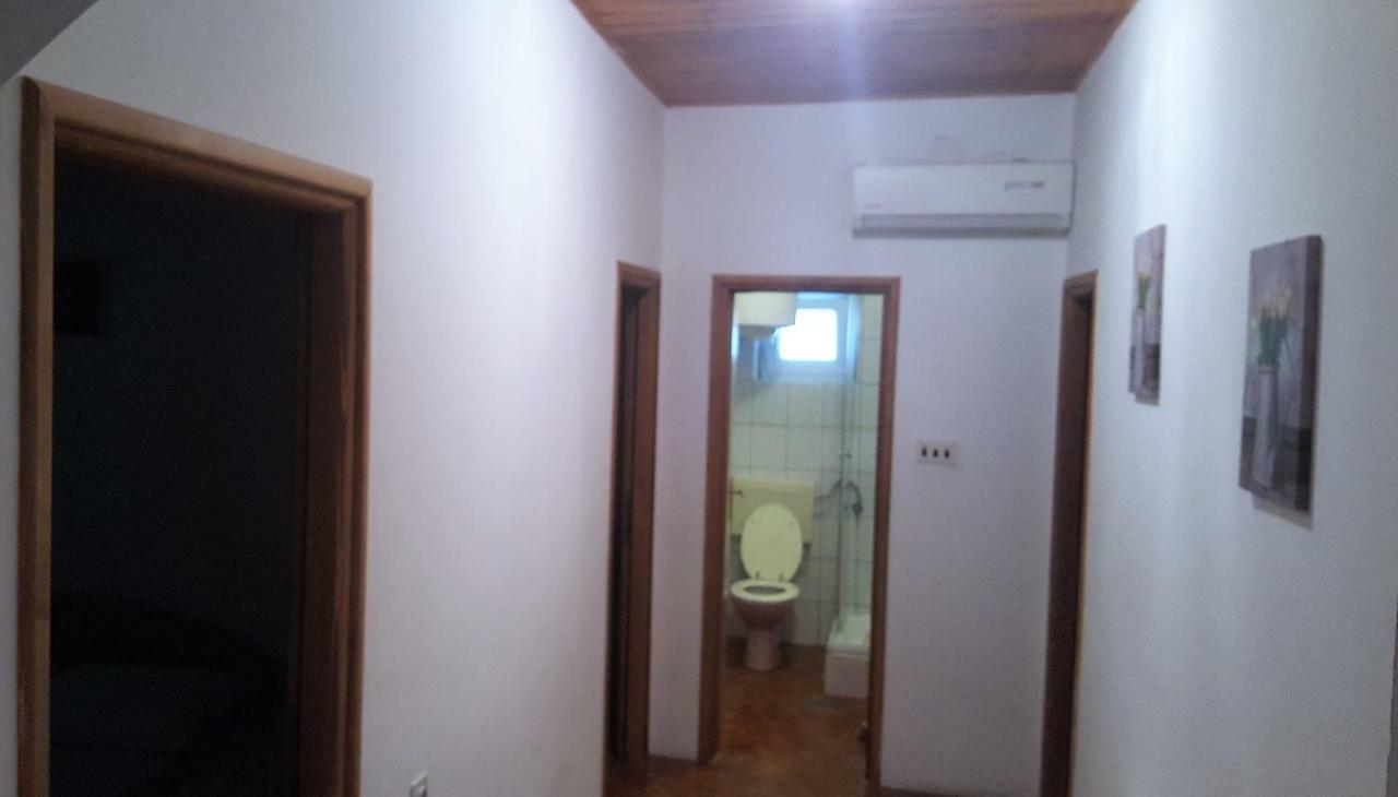 Apartments Niko Metajna, Island Pag Exterior foto
