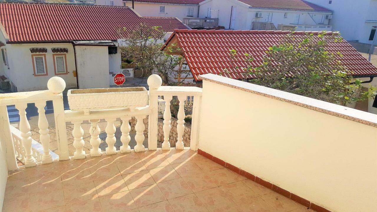 Apartments Niko Metajna, Island Pag Exterior foto