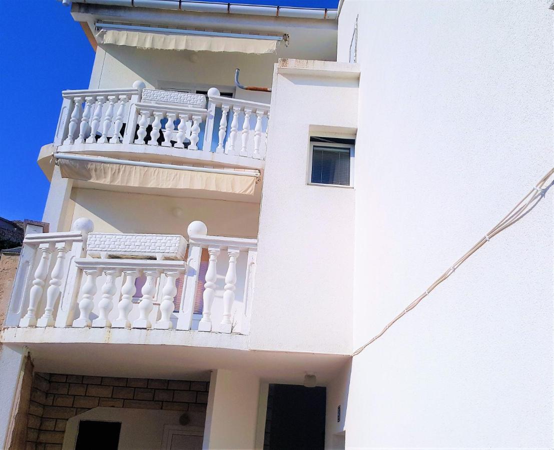 Apartments Niko Metajna, Island Pag Exterior foto
