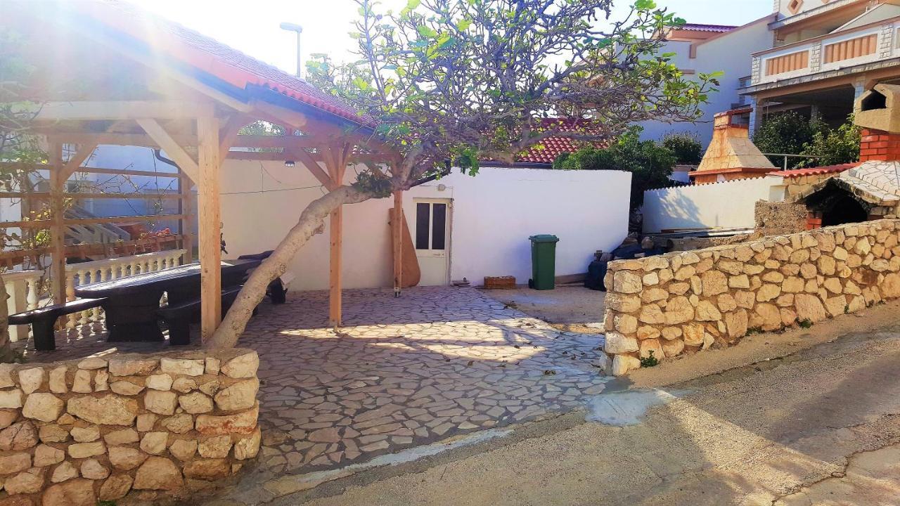 Apartments Niko Metajna, Island Pag Exterior foto